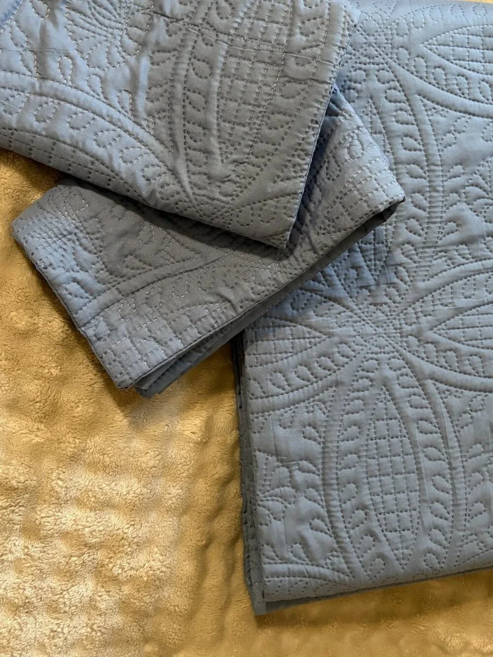 BRAND NEW Cozy Blue Cabin Quilt & Pillow Set — Rustic Bedding Bedspread
